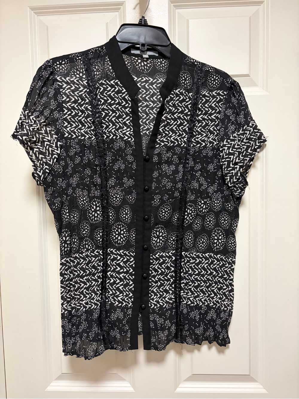 NY Collection Black & White Short Sleeve Button-Front Blouse
